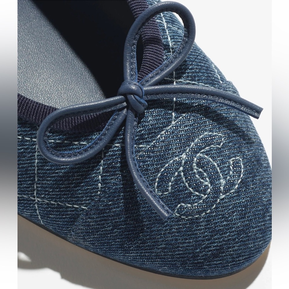 Chanel 26P Washed Denim Blue Quilted CC Logo Bow Tie Ballet Ballerina Flat 37.5 - Picture 6 of 16